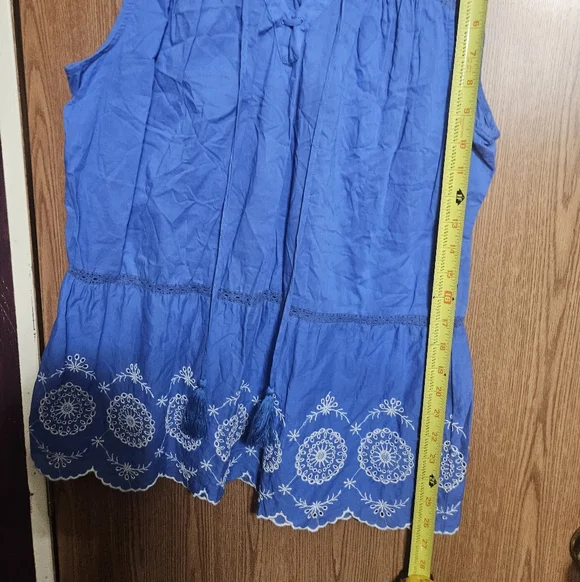 St. Johns Bay Blue V Neck Tie Tank Top Embroidered Shirt Blouse Size Medium! - Picture 5 of 6